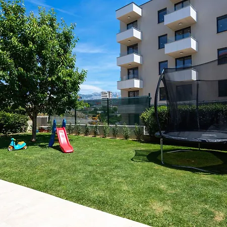 Apartment Sunny Garden Adria
