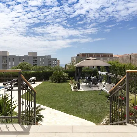 Sunny Garden Adria